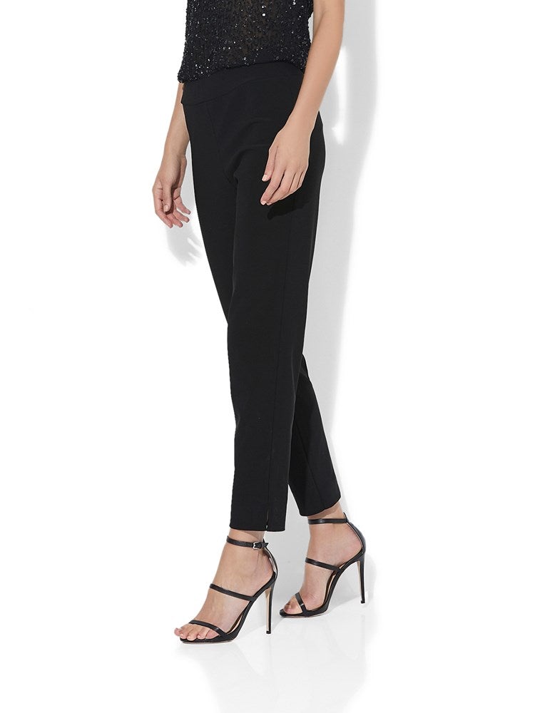 Chrissie Stretch Pants by Montique