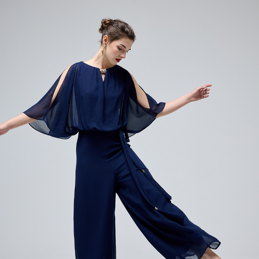 How to Navigate the Office Holiday Party in Style