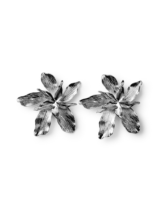 Leslie Silver Floral Earrings